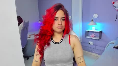 Snapshot of sophie_russell_ chatting on November 9, 2025, 3:43 pm sophie russell online show from November 9, 2025, 3:43 pm