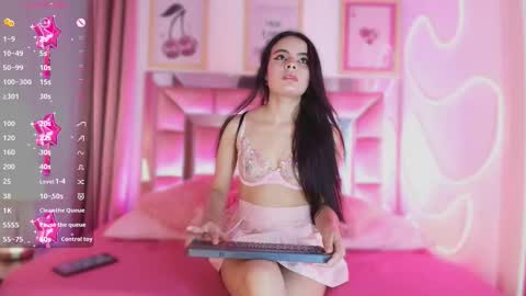 Snapshot of sophie_stars chatting on November 30, 2025, 10:19 am Sophie online show from November 30, 2025, 10:19 am