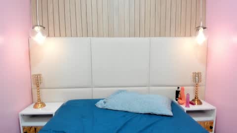 Snapshot of sophiebenson_ chatting on January 18, 2025, 5:41 am Sophie online show from January 18, 2025, 5:41 am