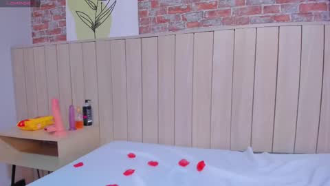 Snapshot of sophiebenson_ chatting on February 14, 2025, 3:26 pm Sophie online show from February 14, 2025, 3:26 pm