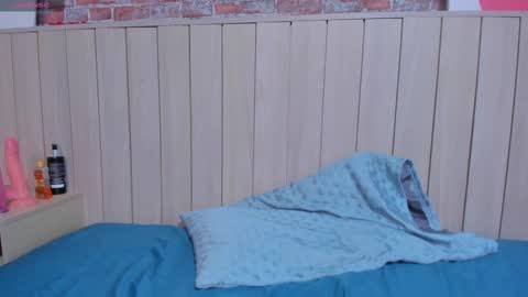 Snapshot of sophiebenson_ chatting on March 1, 2025, 3:16 pm Sophie online show from March 1, 2025, 3:16 pm