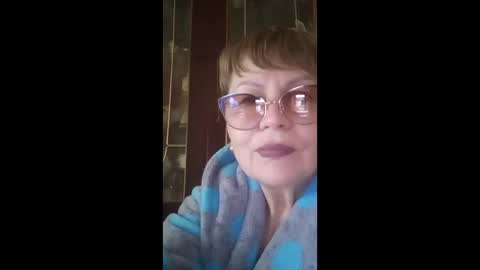 SophieBurnsX online show from April 10, 2026, 1:49 pm