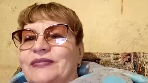 SophieBurnsX online show from April 11, 2026, 6:12 pm