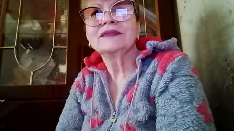 SophieBurnsX online show from April 26, 2026, 8:45 am