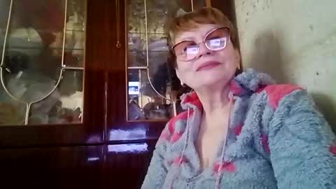 SophieBurnsX online show from April 29, 2026, 9:57 am