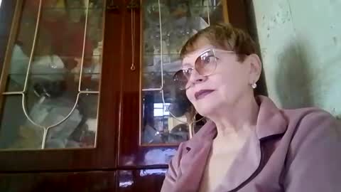 SophieBurnsX online show from May 21, 2026, 10:00 am