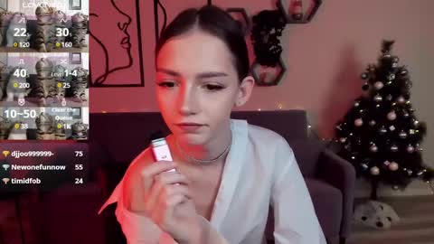 Snapshot of sophiecherrie chatting on December 27, 2024, 1:22 am Sophie online show from December 27, 2024, 1:22 am