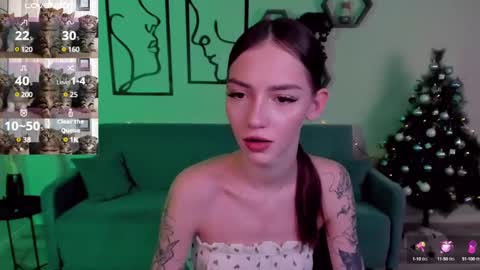 Snapshot of sophiecherrie chatting on January 4, 2025, 1:53 pm Sophie online show from January 4, 2025, 1:53 pm