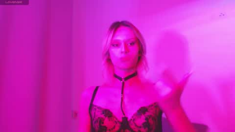 sophiediamond_x online show from October 2, 2025, 7:43 pm