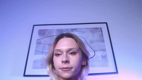 sophiediamond_x online show from October 15, 2025, 8:09 pm