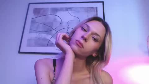 sophiediamond_x online show from October 19, 2025, 10:27 am