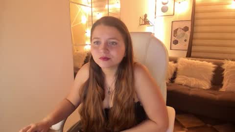 Sophie  online show from October 8, 2025, 2:04 pm
