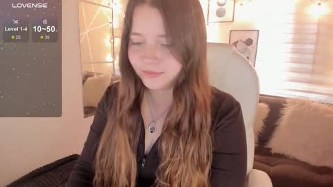 Sophie  online show from December 16, 2025, 2:11 pm