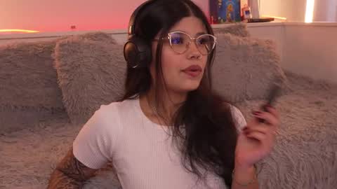 Snapshot of sophiee_art chatting on January 15, 2026, 9:18 pm Sophiee online show from January 15, 2026, 9:18 pm