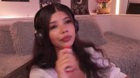 Snapshot of sophiee_art chatting on February 8, 2026, 5:49 pm Sophiee online show from February 8, 2026, 5:49 pm