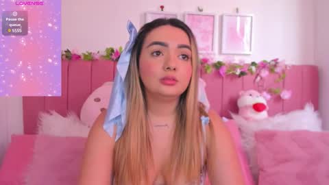 sophiee rosee online show from March 17, 2026, 6:33 pm