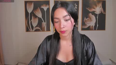 Snapshot of sophiekiss1 chatting on May 24, 2026, 5:40 pm Sophie online show from May 24, 2026, 5:40 pm