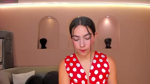 Snapshot of sophiekiss1 chatting on May 25, 2026, 7:53 pm Sophie online show from May 25, 2026, 7:53 pm