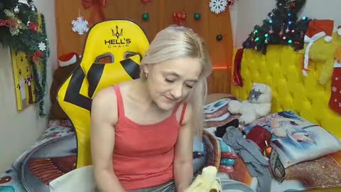 Snapshot of sophiekittyy chatting on January 4, 2025, 10:38 am sophiekittyy online show from January 4, 2025, 10:38 am