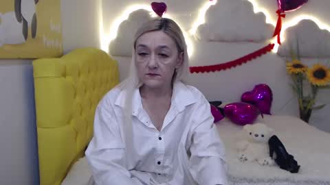 Snapshot of sophiekittyy chatting on February 16, 2025, 10:32 am sophiekittyy online show from February 16, 2025, 10:32 am