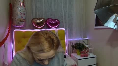 Snapshot of sophiekittyy chatting on March 4, 2025, 7:30 am sophiekittyy online show from March 4, 2025, 7:30 am