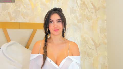 Sophie online show from January 18, 2025, 3:49 pm