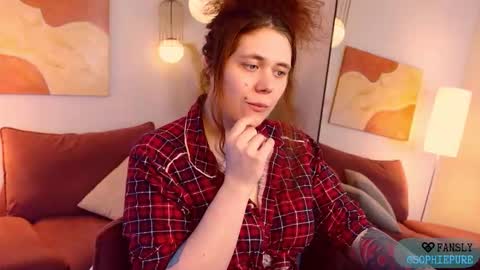 Snapshot of sophiepure chatting on February 17, 2026, 10:16 pm Sophie online show from February 17, 2026, 10:16 pm