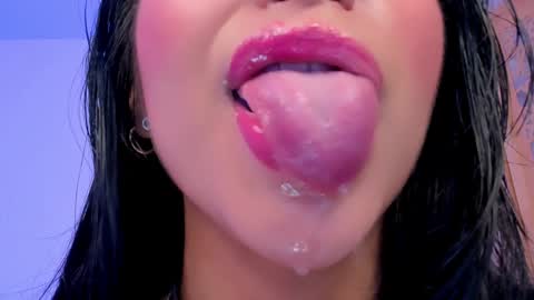 sophierooy online show from December 15, 2024, 5:31 pm