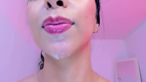 Snapshot of sophierooy chatting on May 15, 2026, 6:48 pm sophierooy online show from May 15, 2026, 6:48 pm