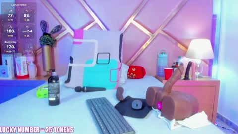 Sophie online show from April 1, 2026, 1:41 pm