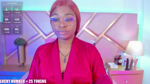 Snapshot of sophiesinclair chatting on April 17, 2026, 12:30 pm Sophie online show from April 17, 2026, 12:30 pm