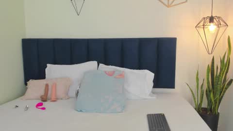 sophieturner_mg online show from November 29, 2025, 7:28 pm