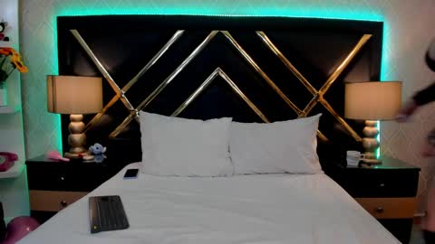 SophieWinslow online show from March 8, 2025, 8:35 pm