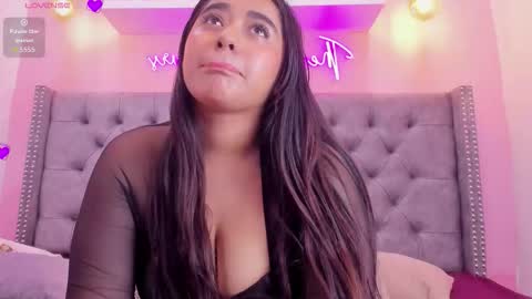 Snapshot of sophiia_77 chatting on November 5, 2025, 10:32 pm Sophii online show from November 5, 2025, 10:32 pm