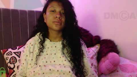 Snapshot of sophiia_dreams chatting on November 30, 2025, 12:58 am Sophia this is not my real name online show from November 30, 2025, 12:58 am