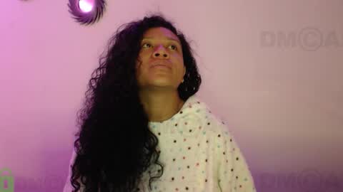 Snapshot of sophiia_dreams chatting on December 16, 2025, 1:10 am Sophia this is not my real name online show from December 16, 2025, 1:10 am