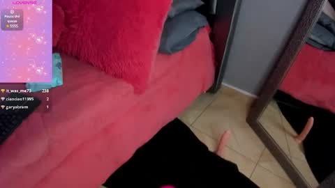 Snapshot of sophiia_gomezz_ chatting on December 28, 2024, 5:35 pm sophi online show from December 28, 2024, 5:35 pm