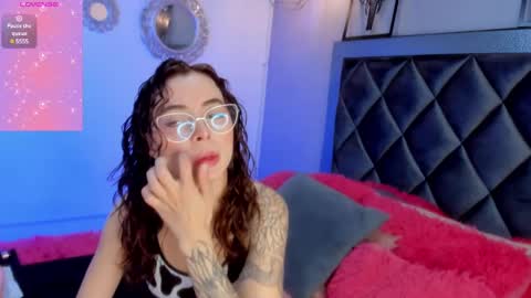Snapshot of sophiia_gomezz_ chatting on January 6, 2025, 2:03 pm sophi online show from January 6, 2025, 2:03 pm