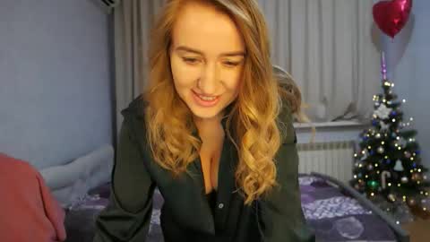 Snapshot of sophilorens chatting on January 6, 2026, 7:01 am Sophi online show from January 6, 2026, 7:01 am