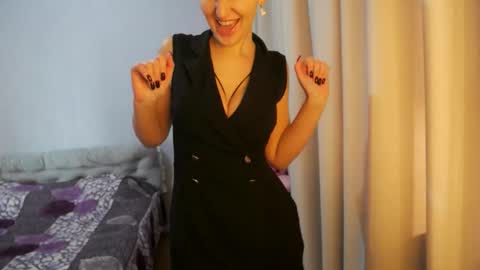 Snapshot of sophilorens chatting on February 9, 2026, 10:30 am Sophi online show from February 9, 2026, 10:30 am