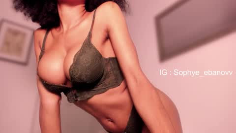 Snapshot of sophye_ebanov chatting on February 21, 2026, 1:28 am SEE U HERE OF online show from February 21, 2026, 1:28 am