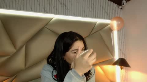 Snapshot of sophye_logan chatting on December 27, 2024, 3:20 am sophye_logan online show from December 27, 2024, 3:20 am