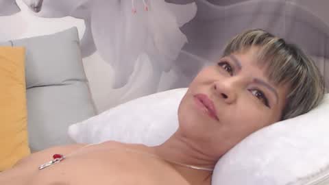 Snapshot of sophysomers chatting on February 1, 2025, 3:28 pm Sophy online show from February 1, 2025, 3:28 pm