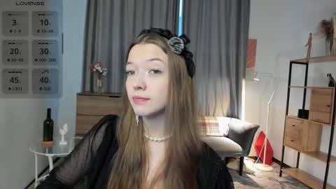 Snapshot of sophystarks chatting on December 18, 2025, 7:25 am Emilia You can call me Emmy online show from December 18, 2025, 7:25 am