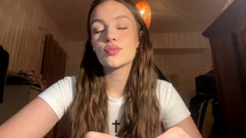 Anna online show from June 7, 2026, 7:28 pm