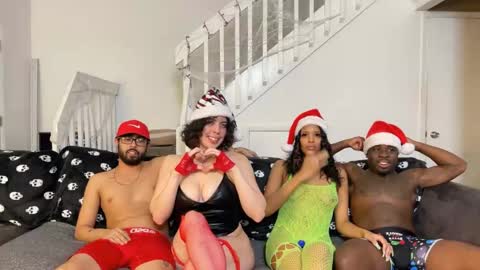 Snapshot of sosabless chatting on December 15, 2025, 4:17 am sosabless and sosalady online show from December 15, 2025, 4:17 am