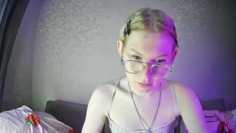 Snapshot of soska_albinosk chatting on July 15, 2026, 2:28 am soska_albinosk online show from July 15, 2026, 2:28 am