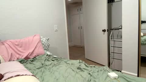 Longhaitianbbc  thick latina online show from June 26, 2026, 11:53 pm