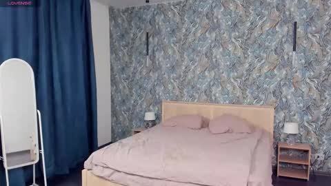 Elizabeth online show from October 9, 2025, 7:56 pm