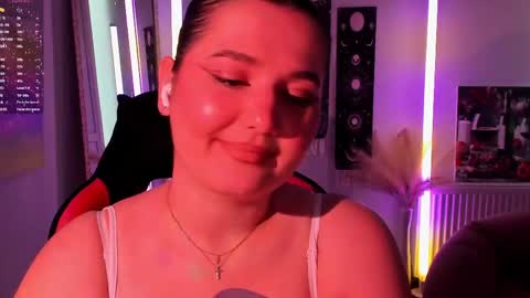 Snapshot of sour_cherry_ chatting on May 20, 2026, 12:33 pm Jennie online show from May 20, 2026, 12:33 pm
